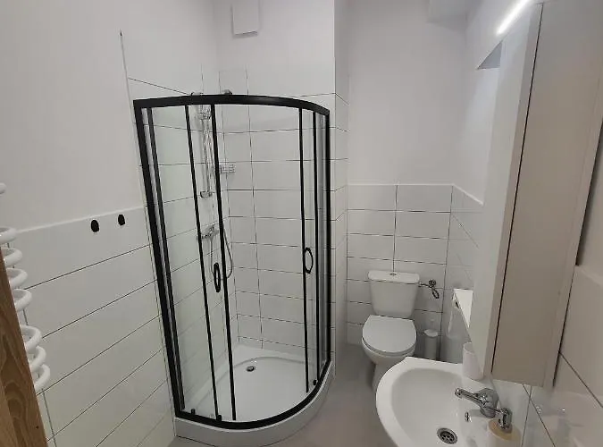 Miedzy Parkami Bed & Breakfast