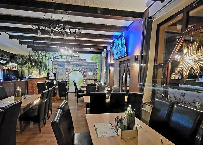 Miedzy Parkami 住宿加早餐酒店 3*